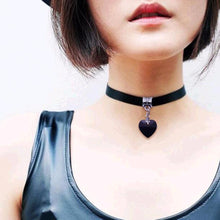 1 PCS Unisex Women Men Lover Gothic Velvet Heart Crystal Choker Handmade Necklace Pendant Torques Retro 80 90s New Jewelry