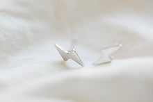 1pc Gold&Silver&Rose Gold Platinum Plated Thunderbolt Stud Earrings For Women Elegant Unique Jewelry Cute Ear Studs E050